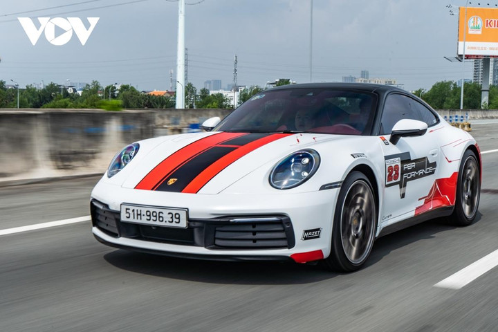 Dàn siêu xe tham dự hành trình VietRally lần 2 - 10