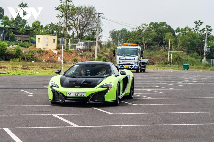 Dàn siêu xe tham dự hành trình VietRally lần 2 - 8