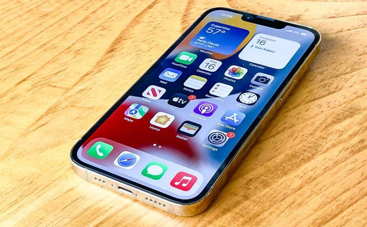 iPhone 14 Max - đối thủ 'đáng gờm' của Galaxy S22 Plus và Pixel 6 Pro - 1