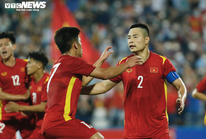 Trực tiếp bóng đá U23 Việt Nam 1-1 U20 Hàn Quốc: Văn Tới sút phạt đền thành công - 4
