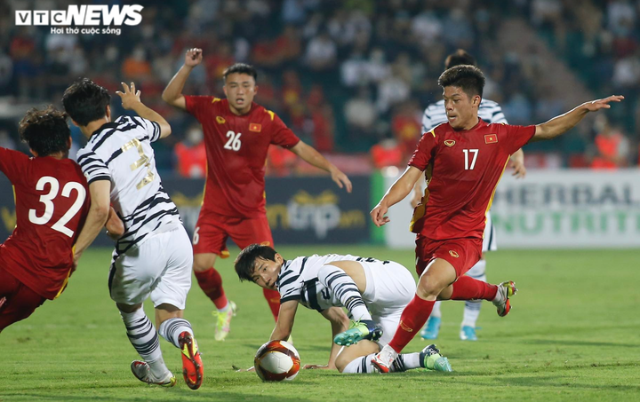 Trực tiếp bóng đá U23 Việt Nam 1-1 U20 Hàn Quốc: Văn Tới sút phạt đền thành công - 2
