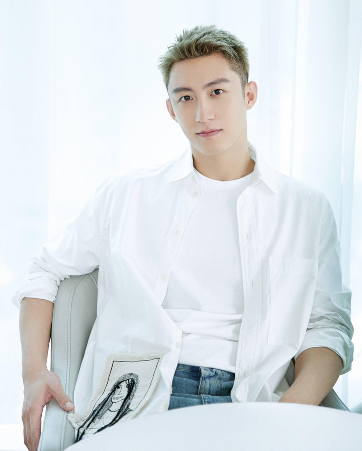 Sao Trung Quốc bị cáo buộc làm trai bao ảnh 2 Huỳnh Hiểu Minh, Lee Min Ho khốn khổ khi bị đồn làm trai bao - 2