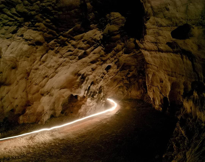 Hang động xuyên núi độc nhất Tây Bắc ít người biết, ai ưa mạo hiểm nhìn là mê - 6