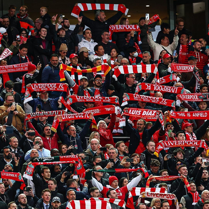 Cổ động viên Liverpool ủng hộ Ronaldo sau nỗi đau mất con - 1