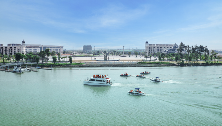 Sức hút của tour trải nghiệm Aqua City bằng du thuyền, cano - 1