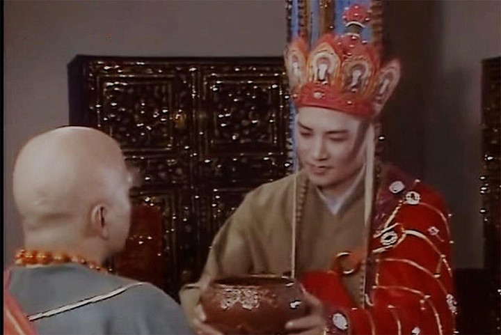 Thầy trò Đường Tăng đổi bát vàng lấy chân kinh, có phải là hối lộ Phật tổ? - 1