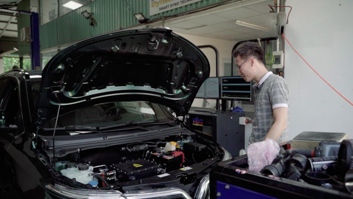 Dùng máy Dyno 'test' xe VinFast VF e34: Xe điện vận hành khác xe xăng thế nào? - 1