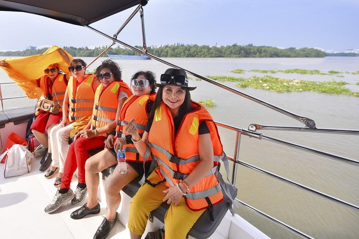 Sức hút của tour trải nghiệm Aqua City bằng du thuyền, cano - 2