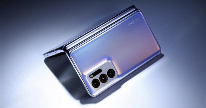 Những mẫu điện thoại gập đang 'làm mưa làm gió' trên thị trường - 3