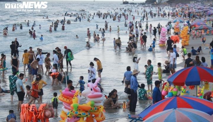 Mở cửa sau dịch, nhiều khách sạn bị đánh giá phục vụ kém, cơ sở vật chất tệ hại - 1