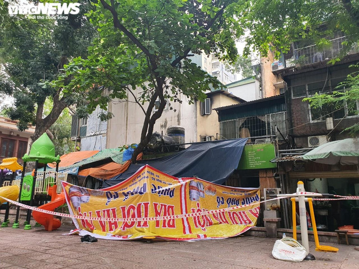 Cháy nhà, 5 người chết ở Hà Nội: Biết không đảm bảo phòng cháy nhưng đành ở vậy - 2