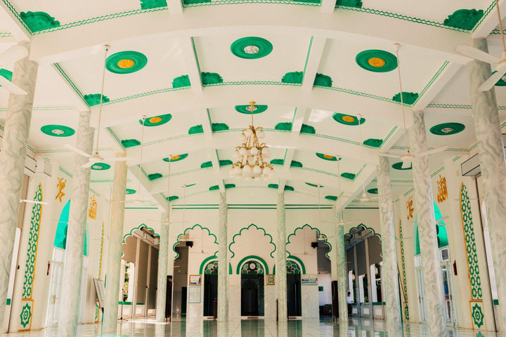 Giữa miền Tây có một thánh đường Hồi giáo đẹp lung linh, lên hình là hết ý - 4