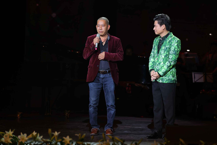 Tùng Dương hát live 'Ngày chưa giông bão', khán giả cổ vũ nồng nhiệt - 4