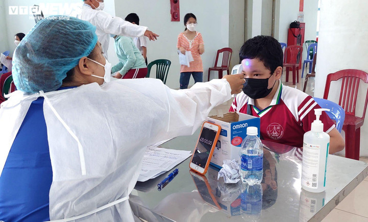 Ảnh: Hơn 10.000 trẻ 5 - 11 tuổi tại Đà Nẵng tiêm vaccine COVID-19 - 3
