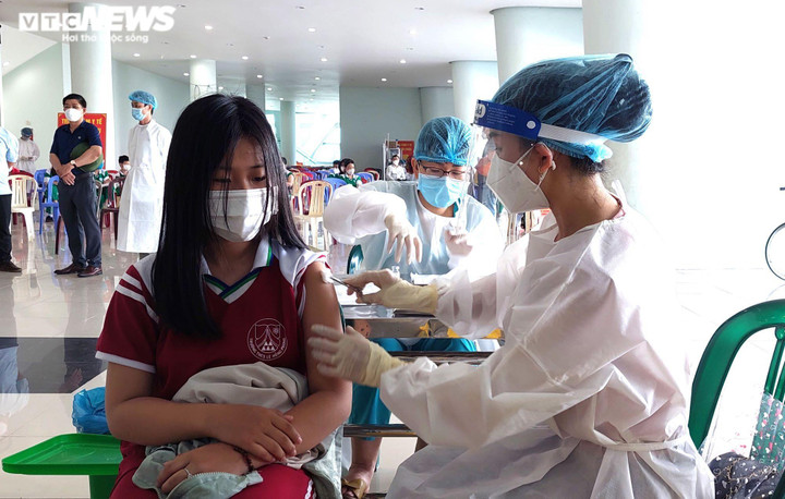 Ảnh: Hơn 10.000 trẻ 5 - 11 tuổi tại Đà Nẵng tiêm vaccine COVID-19 - 5