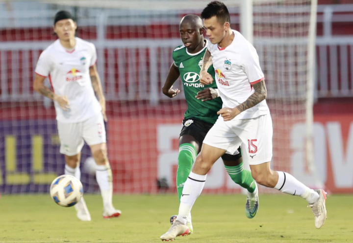 Trực tiếp bóng đá HAGL 0-1 Jeonbuk: Thủng lưới phút cuối - 1