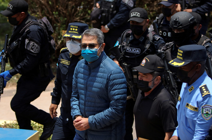 Cựu Tổng thống Honduras bị dẫn độ sang Mỹ - 1