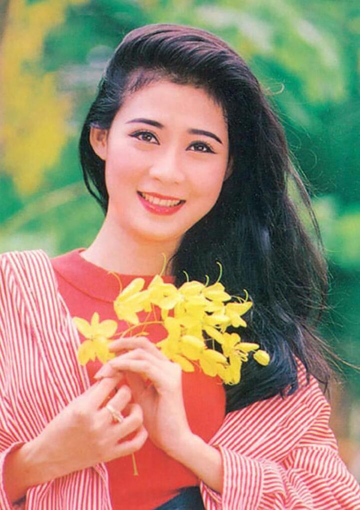 Các 'nữ hoàng ảnh lịch' 30 năm trước hiện sống thế nào? - 5