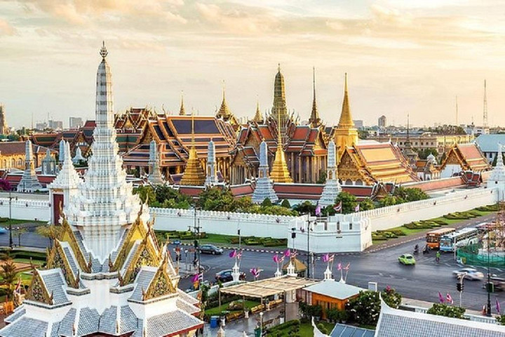 Nghỉ lễ 30/4, rủ nhau du lịch nước ngoài để tránh cảnh đông nghẹt - 2