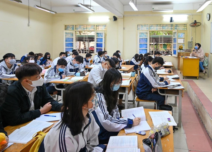 'Ép' học sinh bỏ thi lớp 10: Bất chấp đạo đức nhà giáo để chạy theo thành tích? - 1