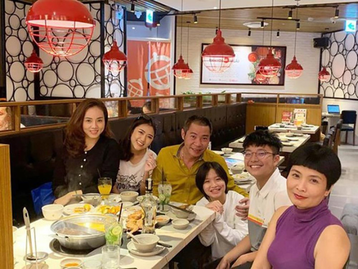 Vợ cũ vợ mới ngồi chung mâm và lối ứng xử văn minh trong gia đình 2 nghệ sĩ Việt - 6