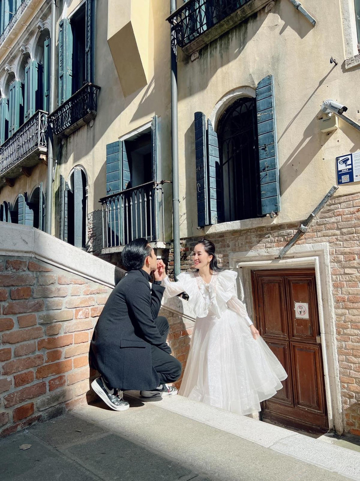 Khánh Thi như công chúa khi đi du lịch cùng chồng ở Italy - 8