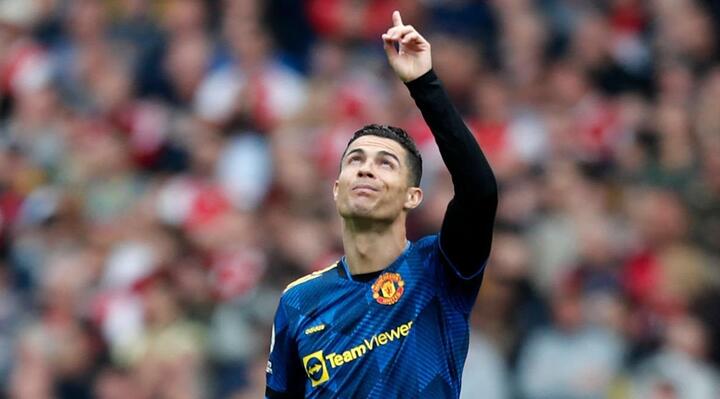 Man Utd quá yếu mới phải quyết tâm giữ chân Ronaldo - 1