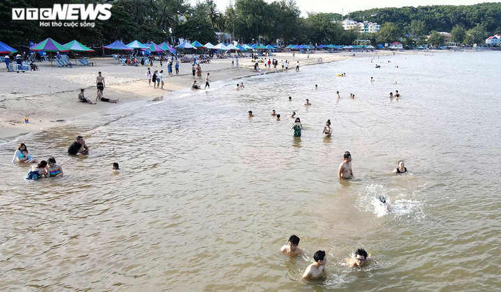 Thời tiết ngày cuối tuần: Cả nước ngày nắng, chiều tối mưa dông - 1