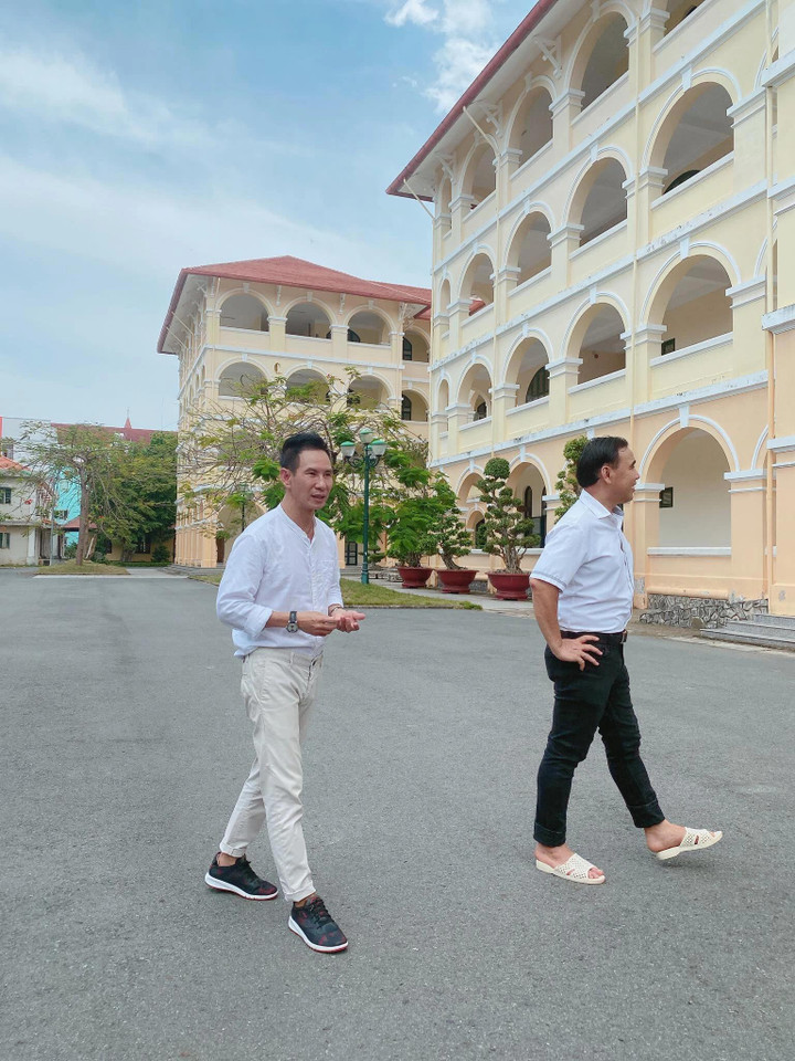 Tình bạn 30 năm của Lý Hải - Quyền Linh: Rủ nhau đi diễn hài nhưng không ai cười - 3