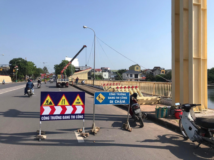 Trang trí cầu giống 'hàng rào nhà tù' ở Quảng Trị: Chủ đầu tư buộc phải tháo dỡ - 2