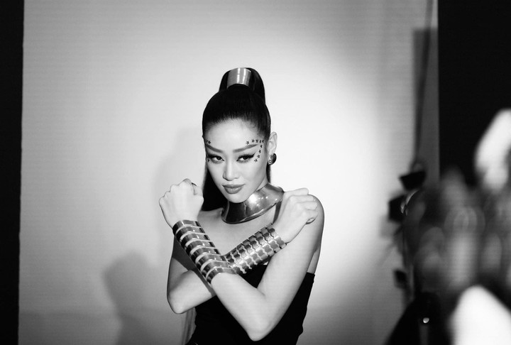 Jennifer Phạm mặc đầm xuyên thấu nóng bỏng, Đỗ Mỹ Linh diện váy trễ vai quyến rũ - 8