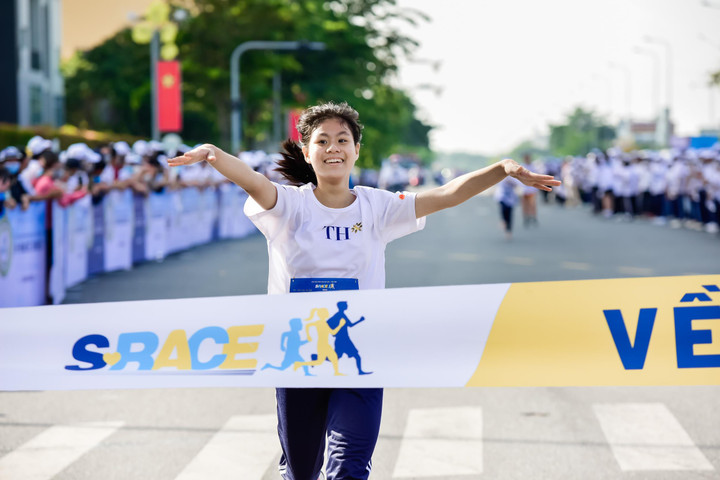 Gần 5.000 học sinh, sinh viên TP.HCM tham gia giải chạy S-Race - 6