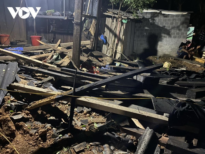 Quảng Bình: Xe tải lao vào nhà dân, 3 người chết, 1 người bị thương - 2