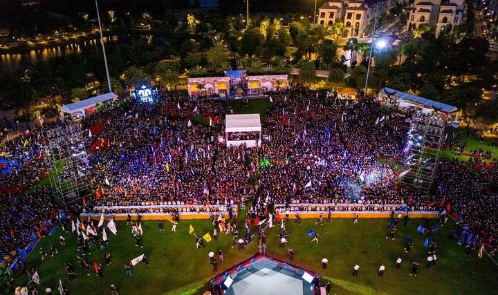 Hơn 10.000 nhân viên kinh doanh cùng 'cháy' tại lễ ra quân The Beverly Solari - 2