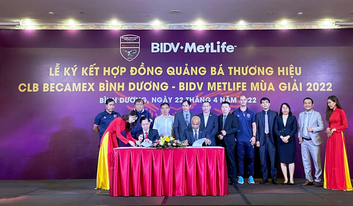 BIDV Metlife trở thành nhà tài trợ của đội bóng Becamex Bình Dương - 1