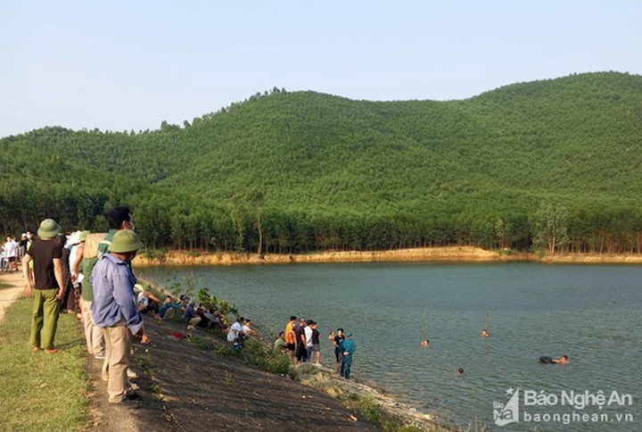 Đi tắm ở đập, 4 nữ sinh lớp 8 chết đuối thương tâm - 1