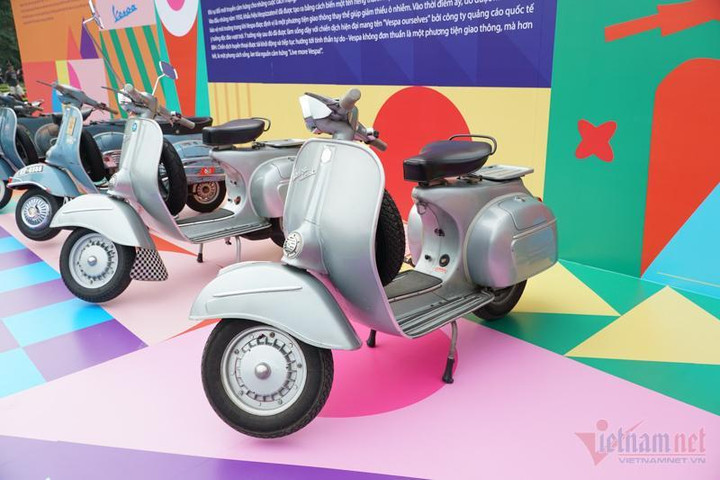 Ngắm dàn xe máy Vespa cổ trên 50 tuổi quy tụ ở Hà Nội