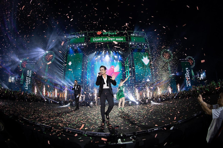 Đại nhạc hội Light Up Viet Nam do VPBank tổ chức chinh phục thành công giới trẻ - 3