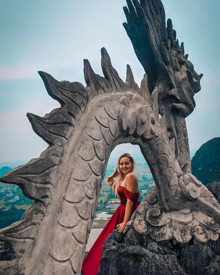 Hang Múa: Địa danh ở Ninh Bình hút du khách trẻ dịp nghỉ lễ 30/4 - 1/5 - 8