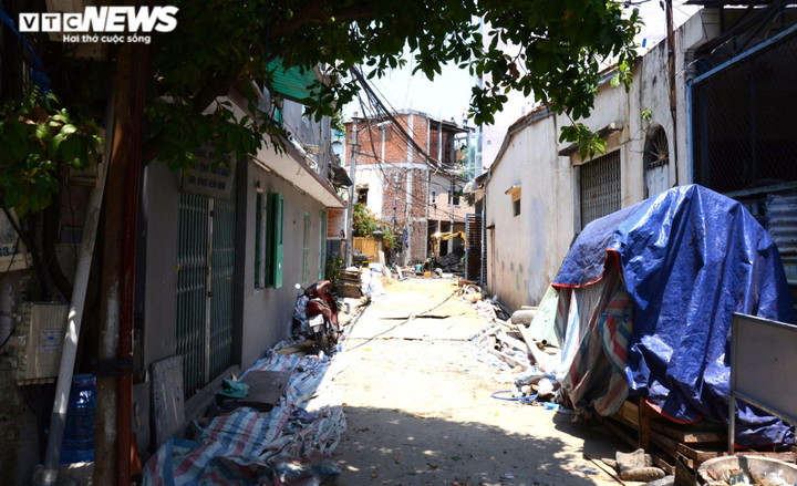 Loạt nhà dân ở Đà Nẵng nứt toác do thi công dự án thoát nước - 3