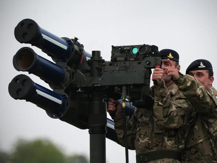 Anh công khai ủng hộ Ukraine tấn công Nga, Moskva nói sẽ đáp trả 'xứng đáng' - 2