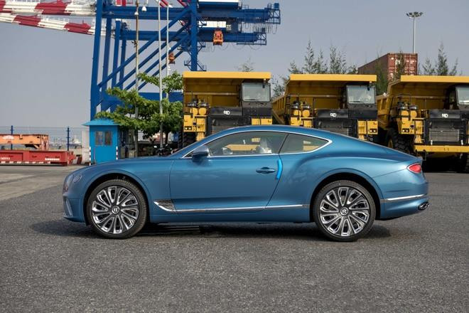 Cận cảnh Bentley Continental GT V8 Mulliner đầu tiên tại Việt Nam - 2