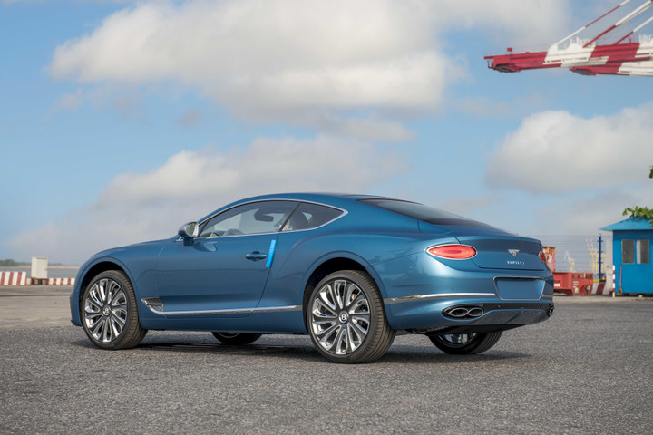 Cận cảnh Bentley Continental GT V8 Mulliner đầu tiên tại Việt Nam - 5