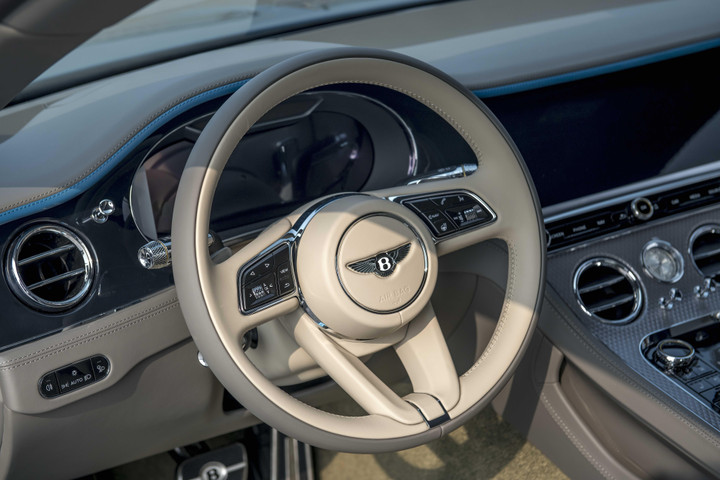 Cận cảnh Bentley Continental GT V8 Mulliner đầu tiên tại Việt Nam - 6