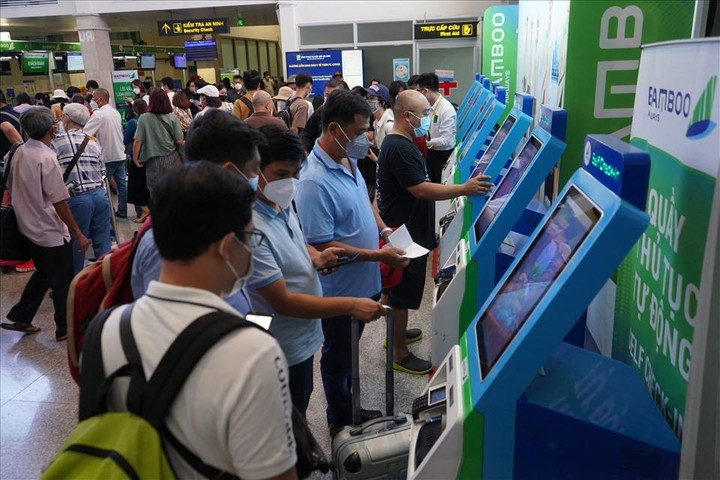 Sát kỳ nghỉ lễ 30/4, giá vé nhiều đường bay 'vàng' bất ngờ hạ nhiệt - 1