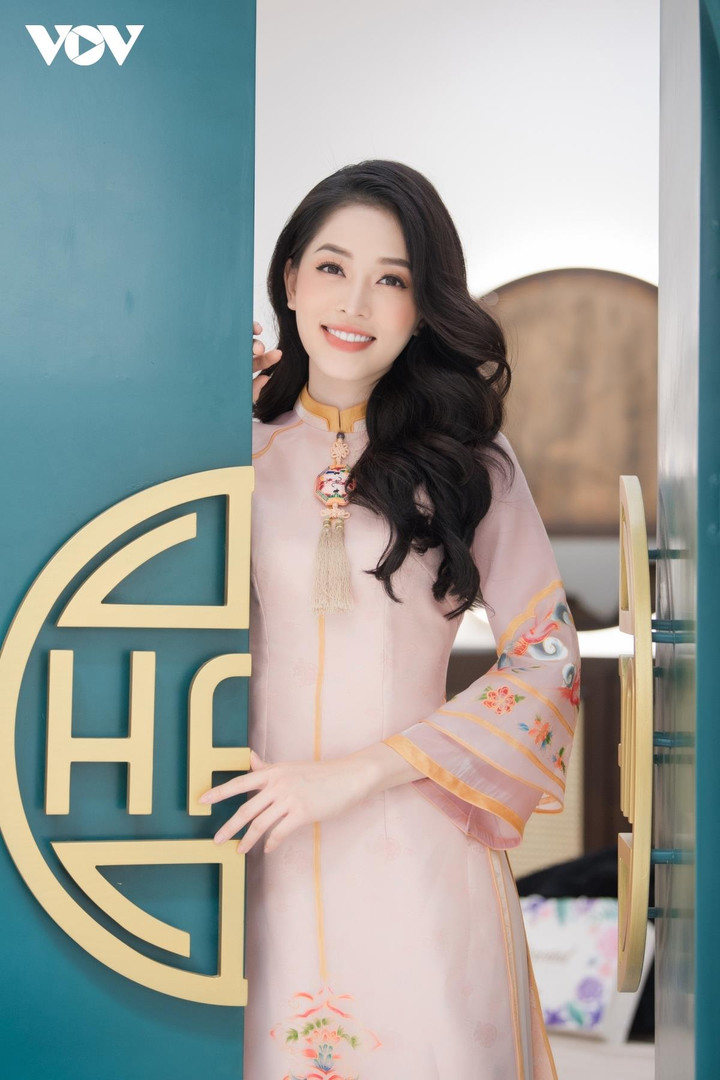 Loạt mỹ nhân Việt lọt top cao khi thi quốc tế nhờ khán giả bình chọn - 3