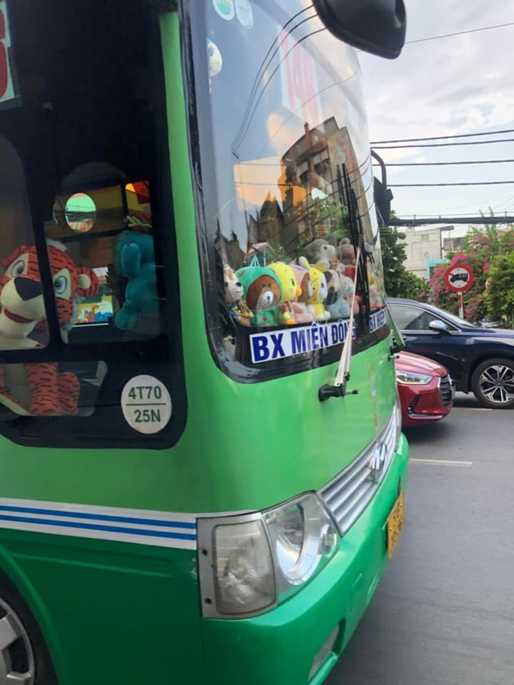 Góc ấm áp: Cả một bầu trời đáng yêu bất ngờ xuất hiện trên các chiếc xe buýt - 8