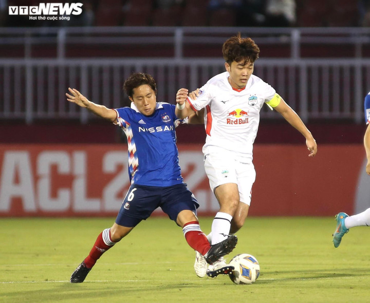 HLV Muscat: Yokohama càng đá càng hay, thắng HAGL nhờ thích ứng nhanh - 1