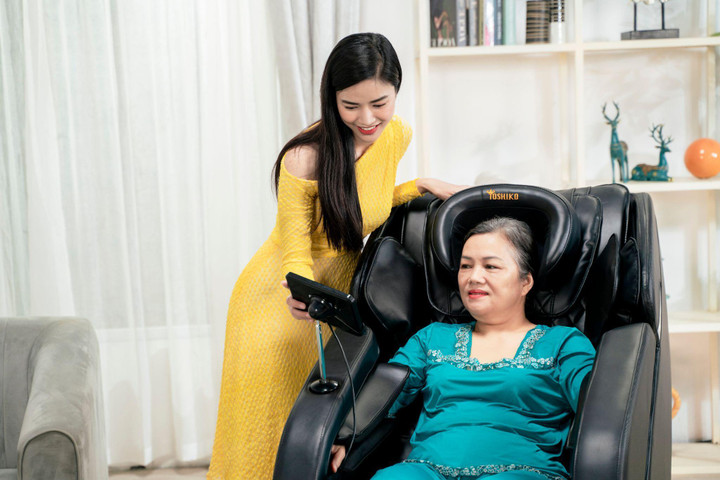 Ghế massage Toshiko thay Anh Đào gửi yêu thương đến mẹ nhân Ngày của mẹ - 3