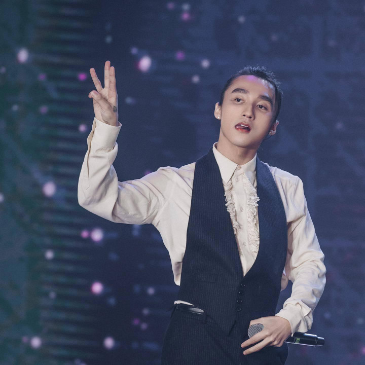 Sơn Tùng M-TP bị dân mạng 'khui' hàng loạt lỗi ngoại ngữ - 5